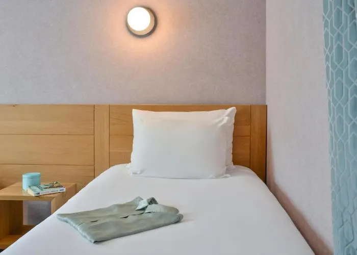 Отель Au Petit Saint-jean - Ex Sure Centre Бон