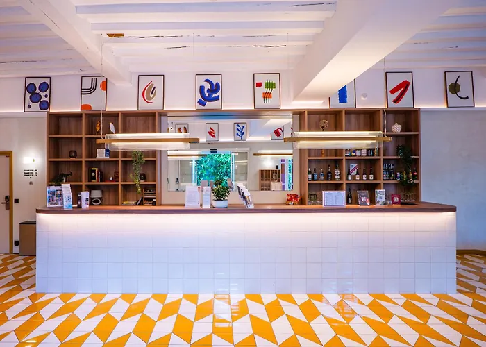 Au Petit Saint-jean - Ex Sure Centre 3*